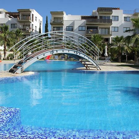PaphosDanaos Pool View公寓 外观 照片