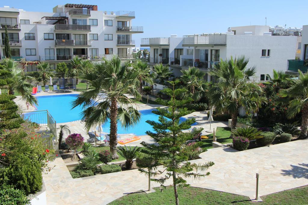 PaphosDanaos Pool View公寓 外观 照片